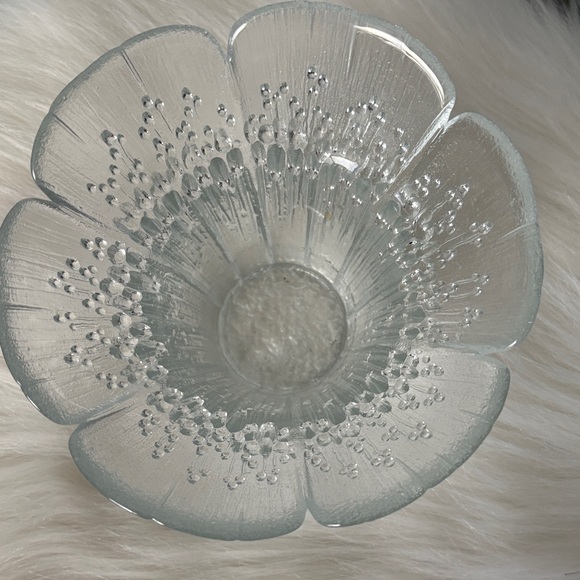 European Frosted Glass Flower Bowl - Picture 4 of 7